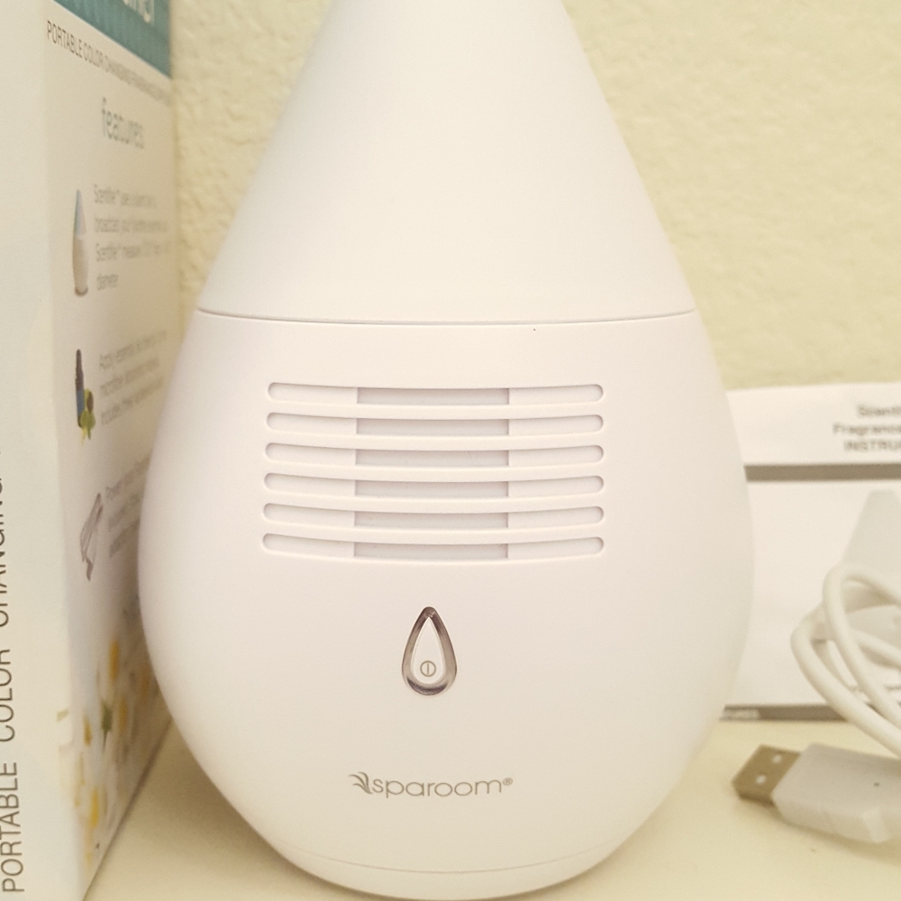 Color changing Essential Oil Diffuser - Picture 3 of 6